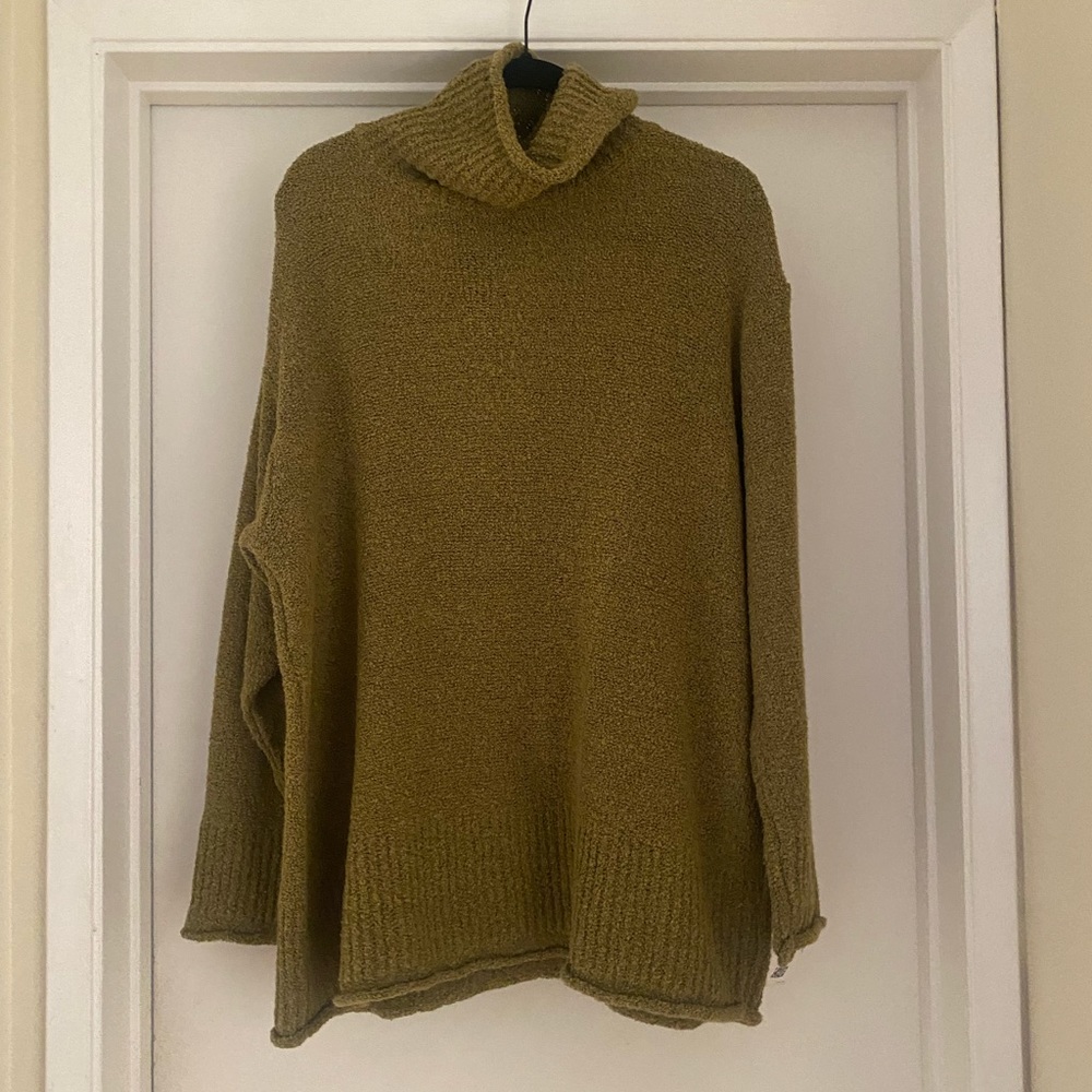 PASHOOT NEW YORK Green Turtleneck Pull Over Oversized Sweater Top